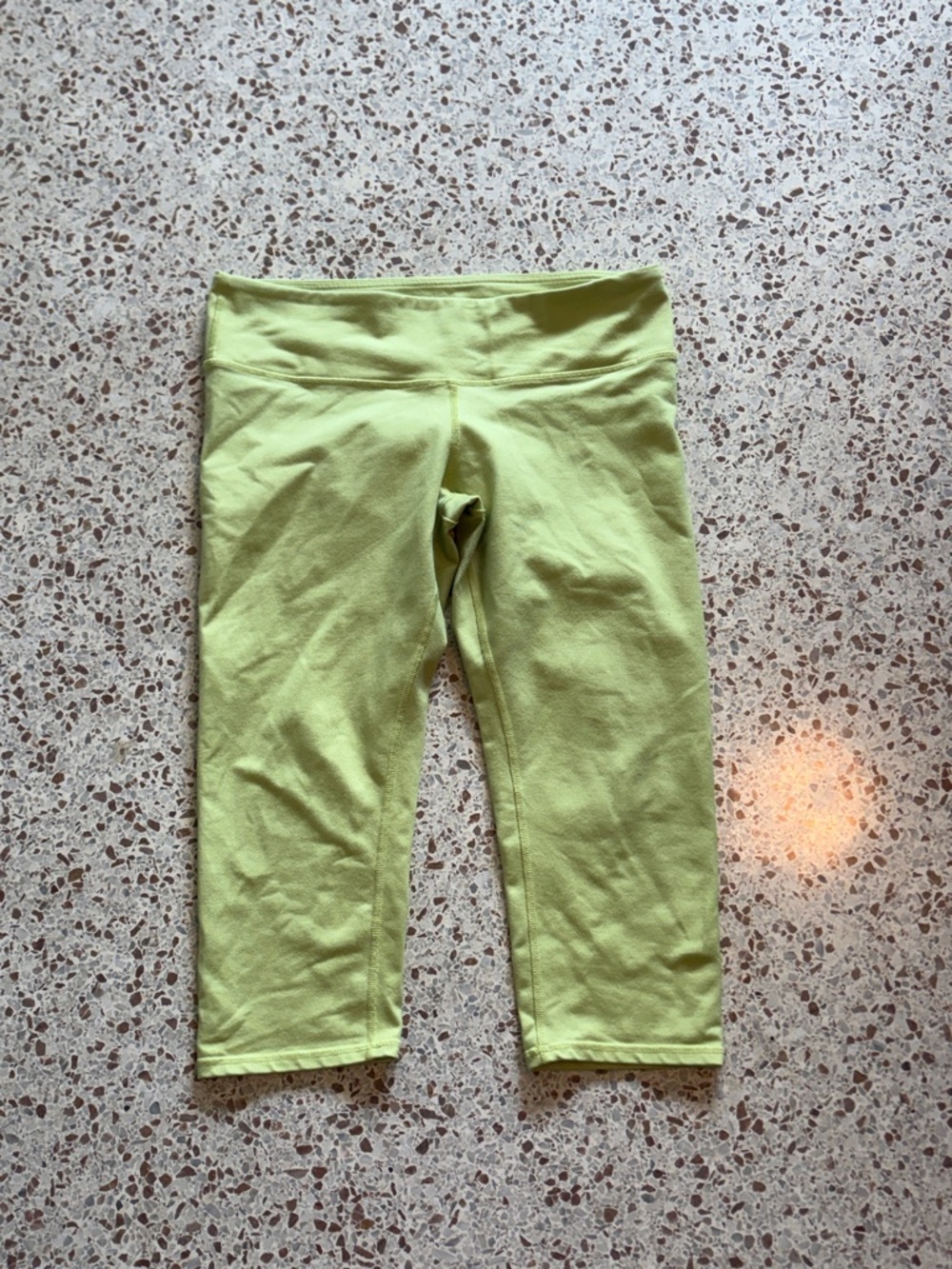ALO Yoga Light Green Capri Leggings